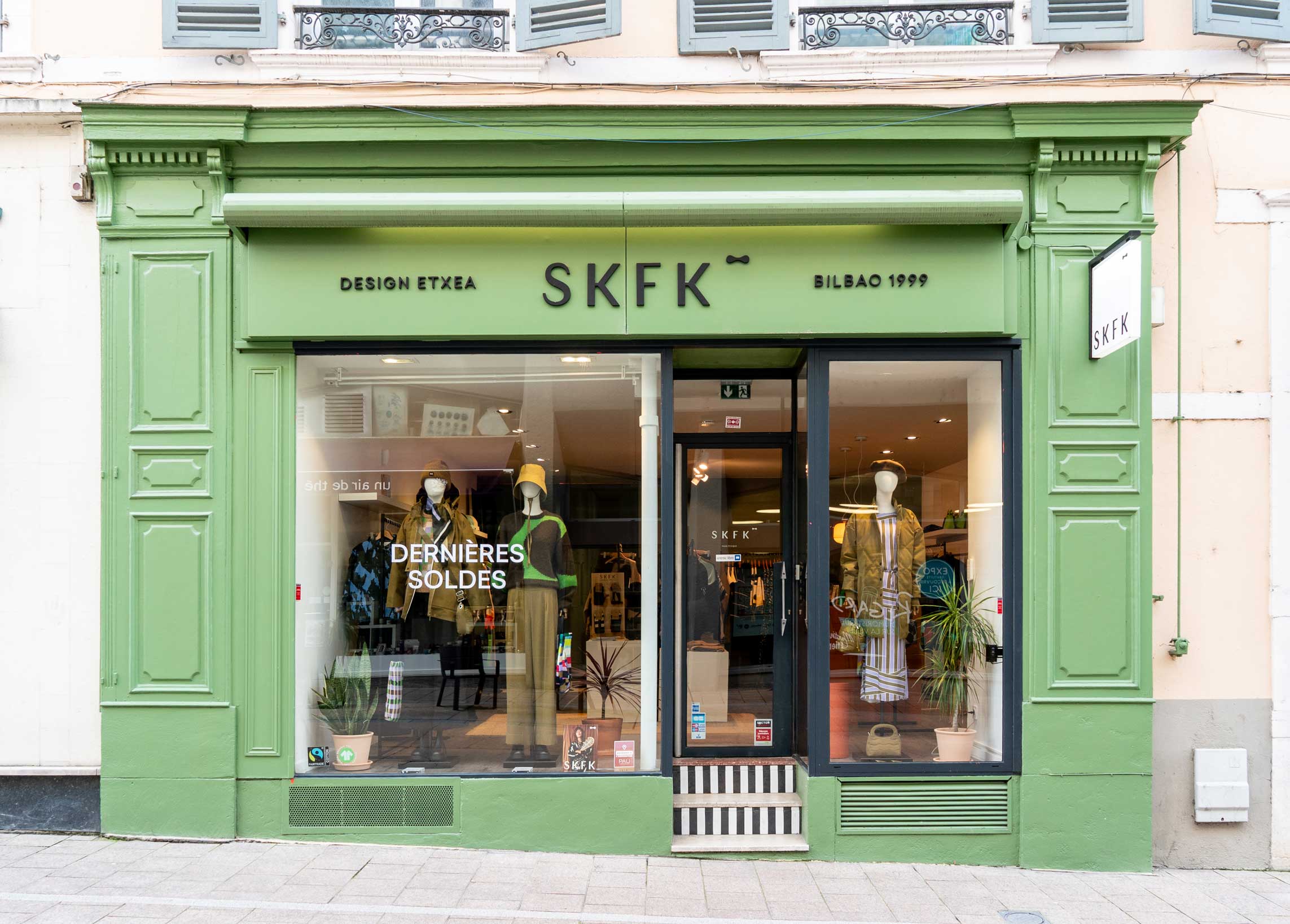 Devanture SKFK à Pau